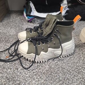 Converse Platform High-Tops in Olive and Cream